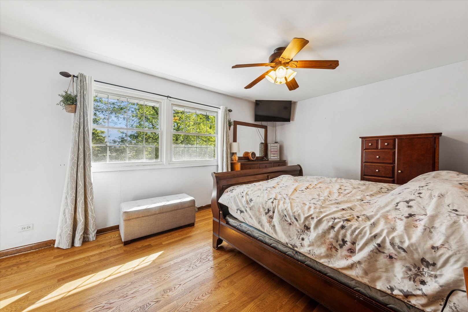 9S080 Stratford Place, Darien, IL 60561