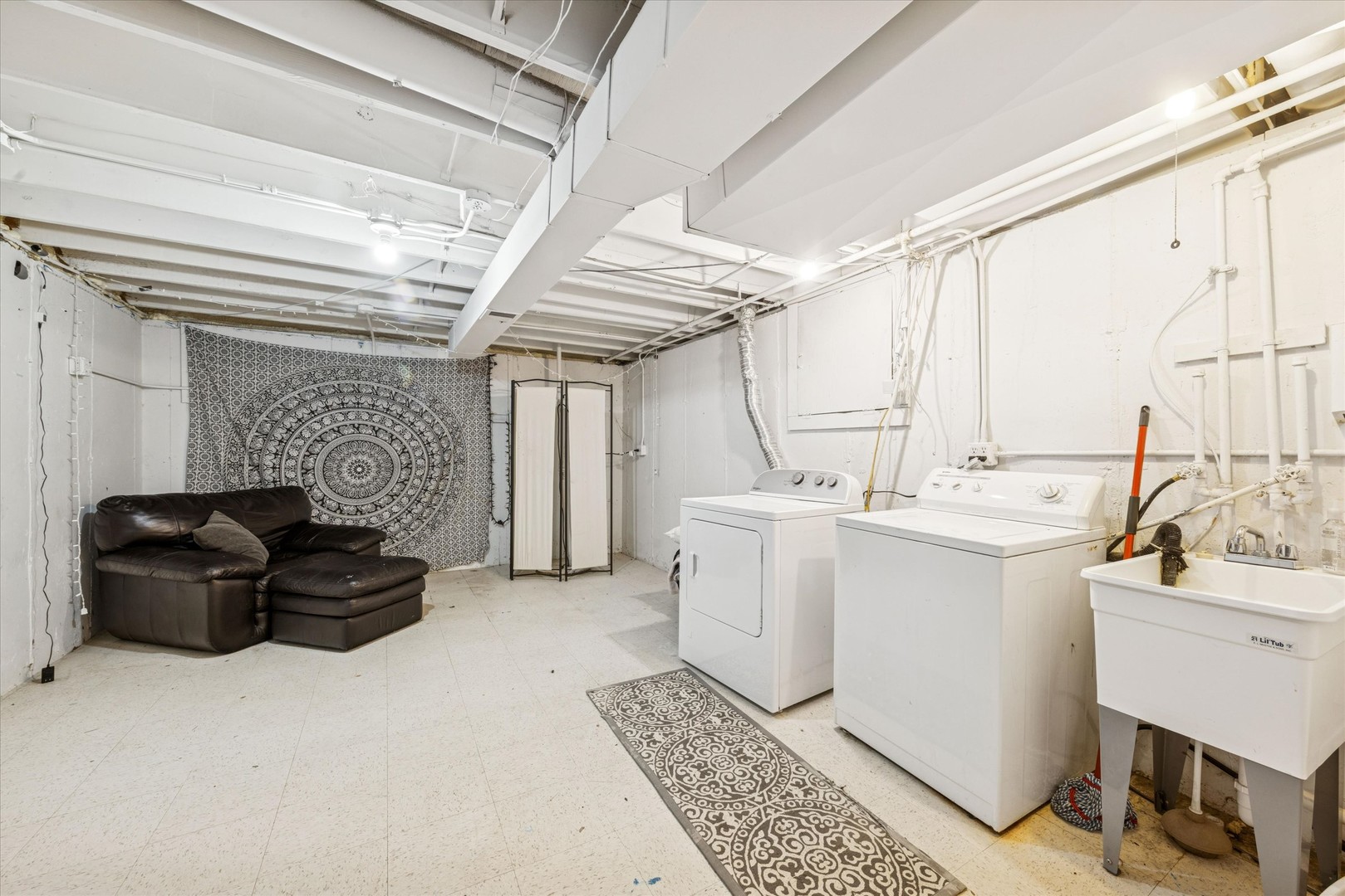 9S080 Stratford Place, Darien, IL 60561