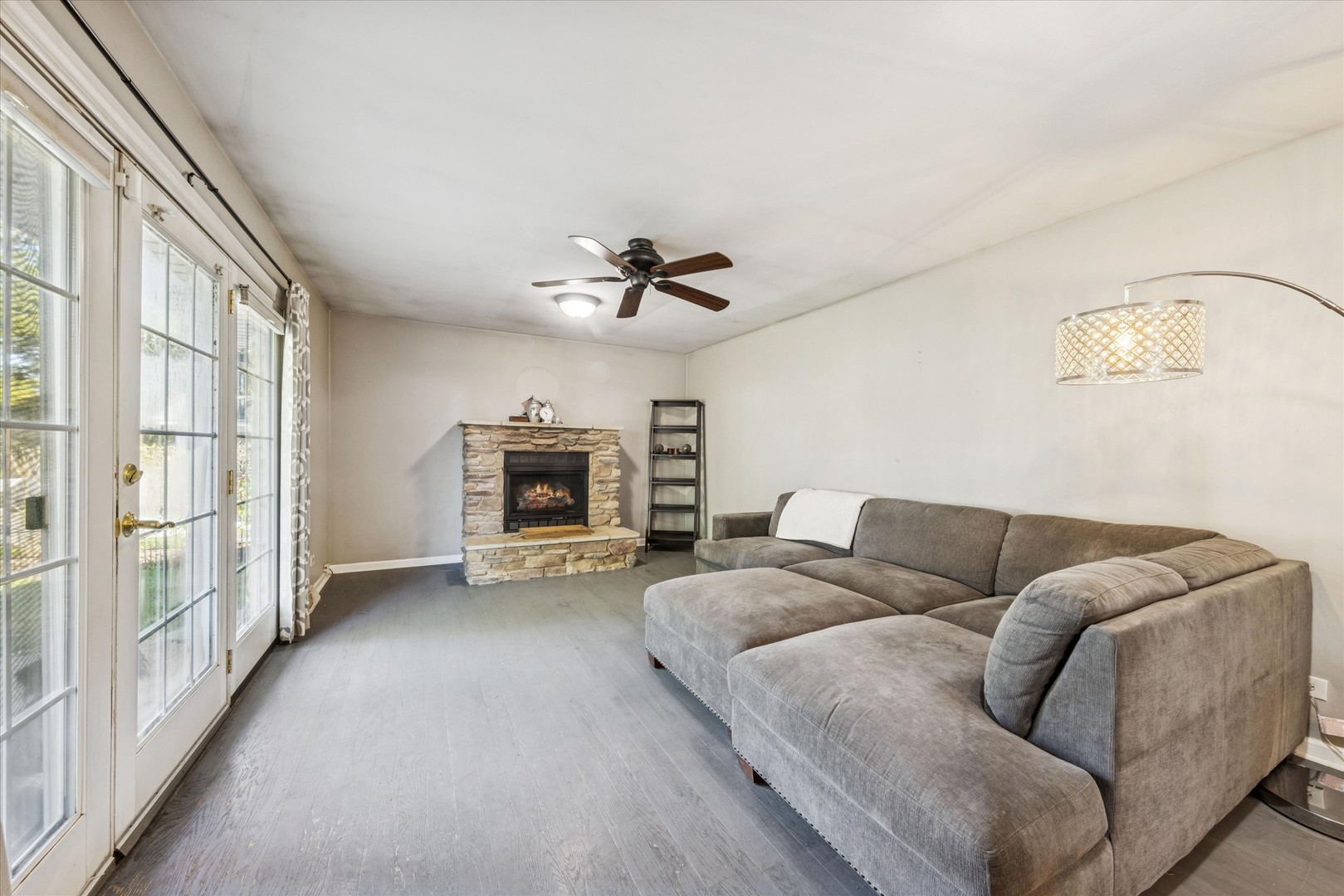 9S080 Stratford Place, Darien, IL 60561