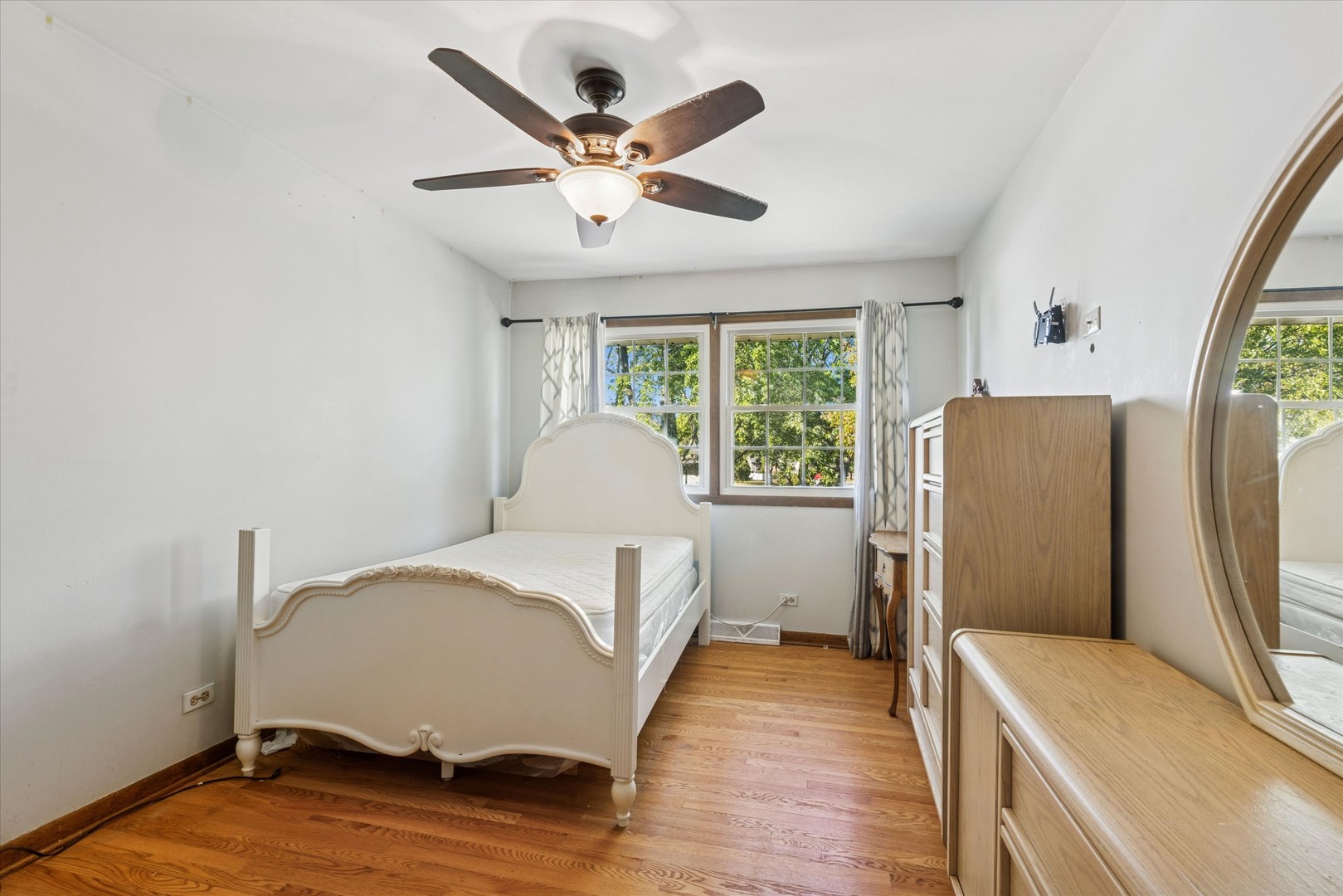 9S080 Stratford Place, Darien, IL 60561