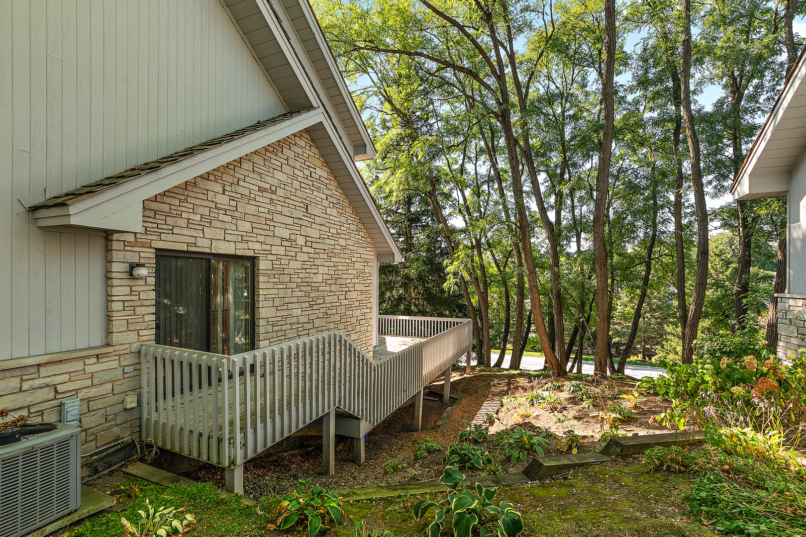15 Laurel Oak Court, Burr Ridge, IL 60527