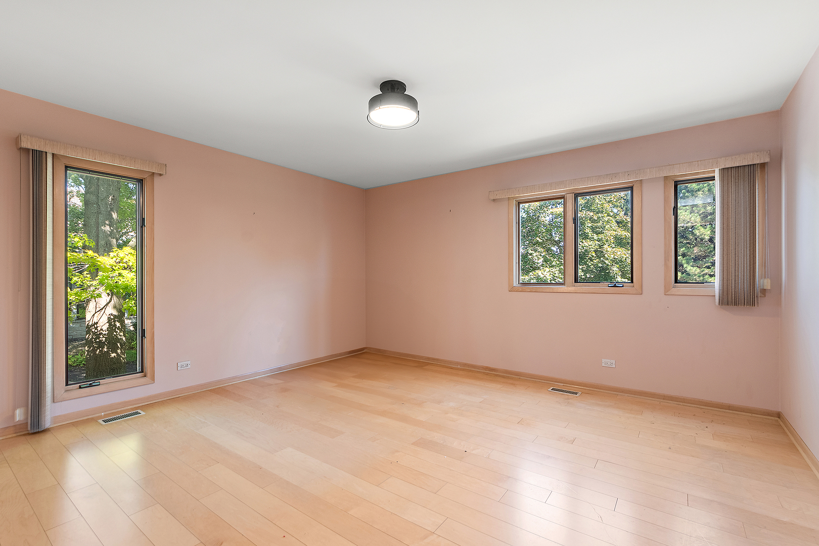 15 Laurel Oak Court, Burr Ridge, IL 60527