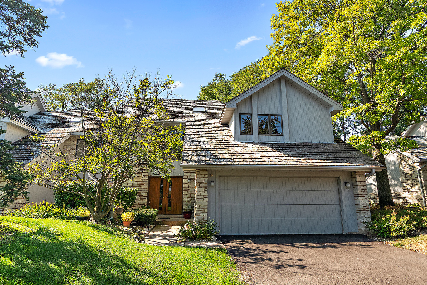 15 Laurel Oak Court, Burr Ridge, IL 60527