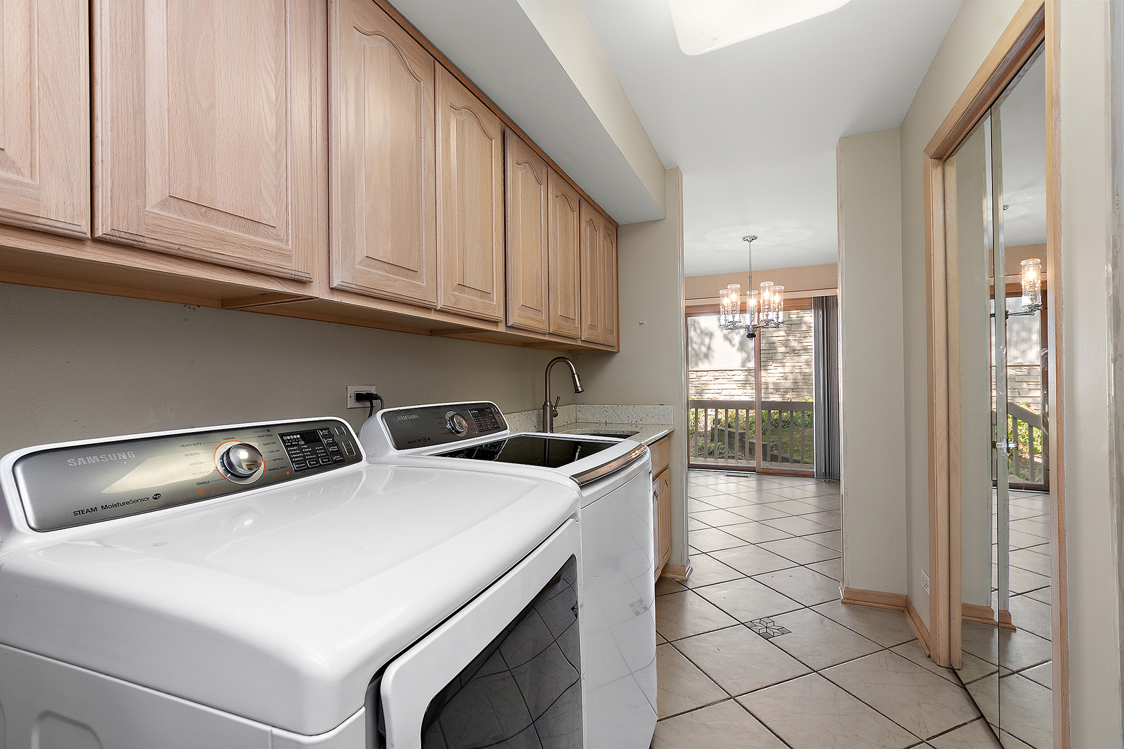 15 Laurel Oak Court, Burr Ridge, IL 60527