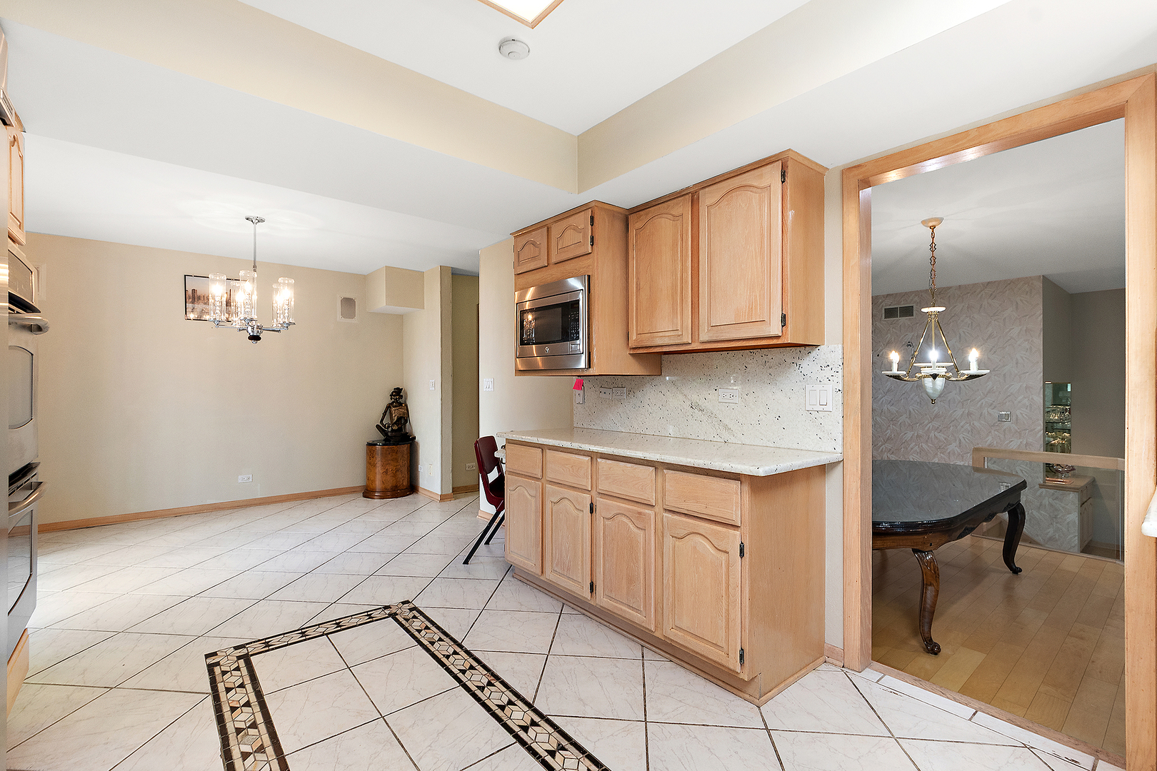 15 Laurel Oak Court, Burr Ridge, IL 60527