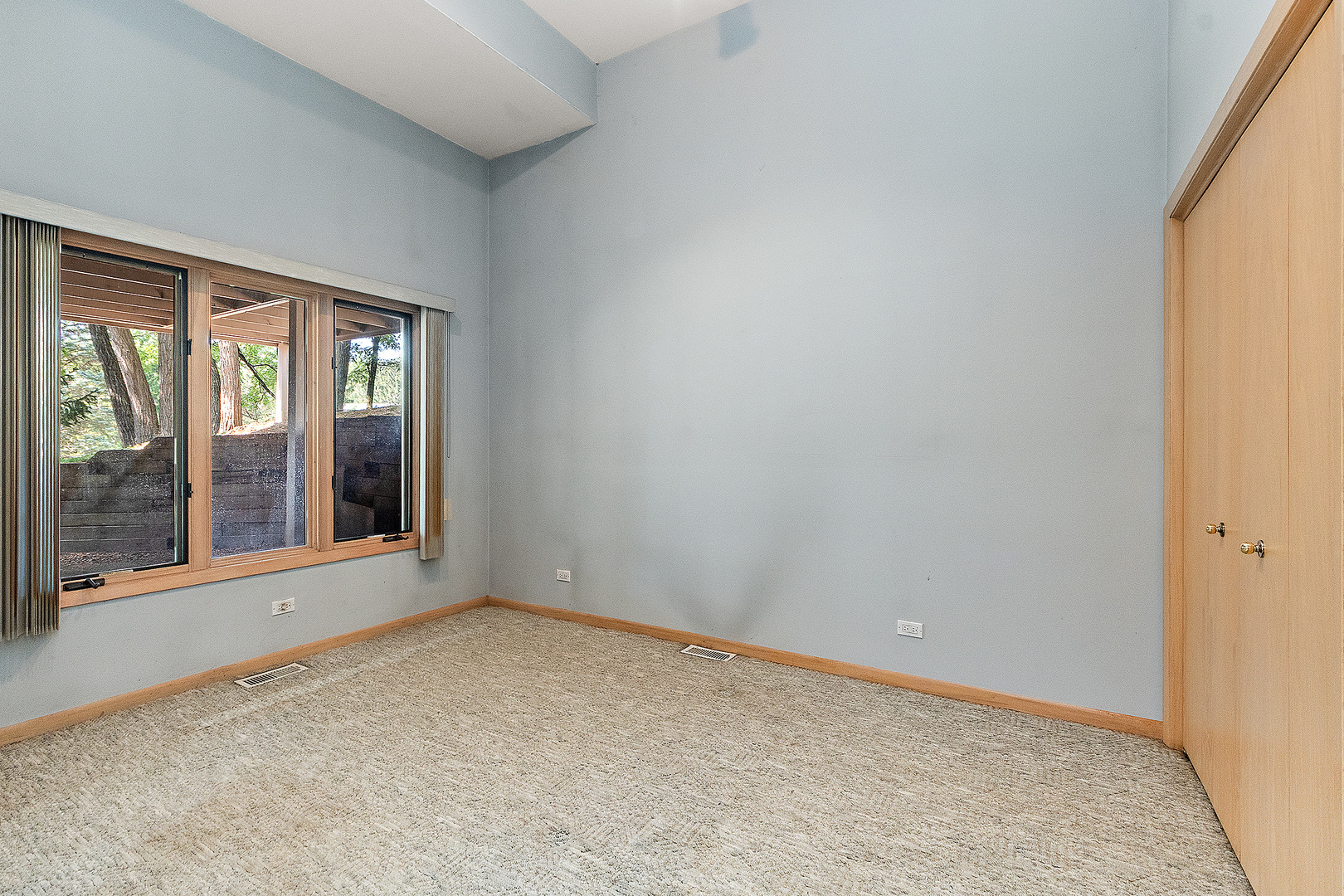 15 Laurel Oak Court, Burr Ridge, IL 60527
