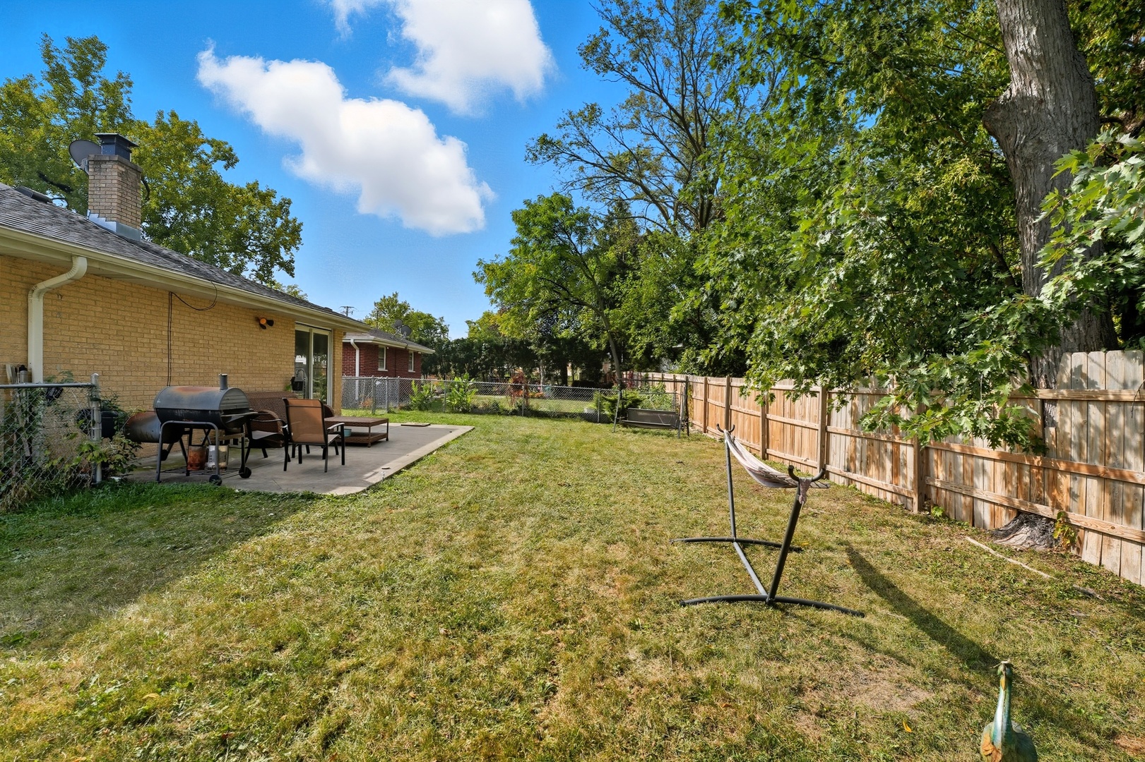 1812 E Algonquin Road, Des Plaines, IL 60016