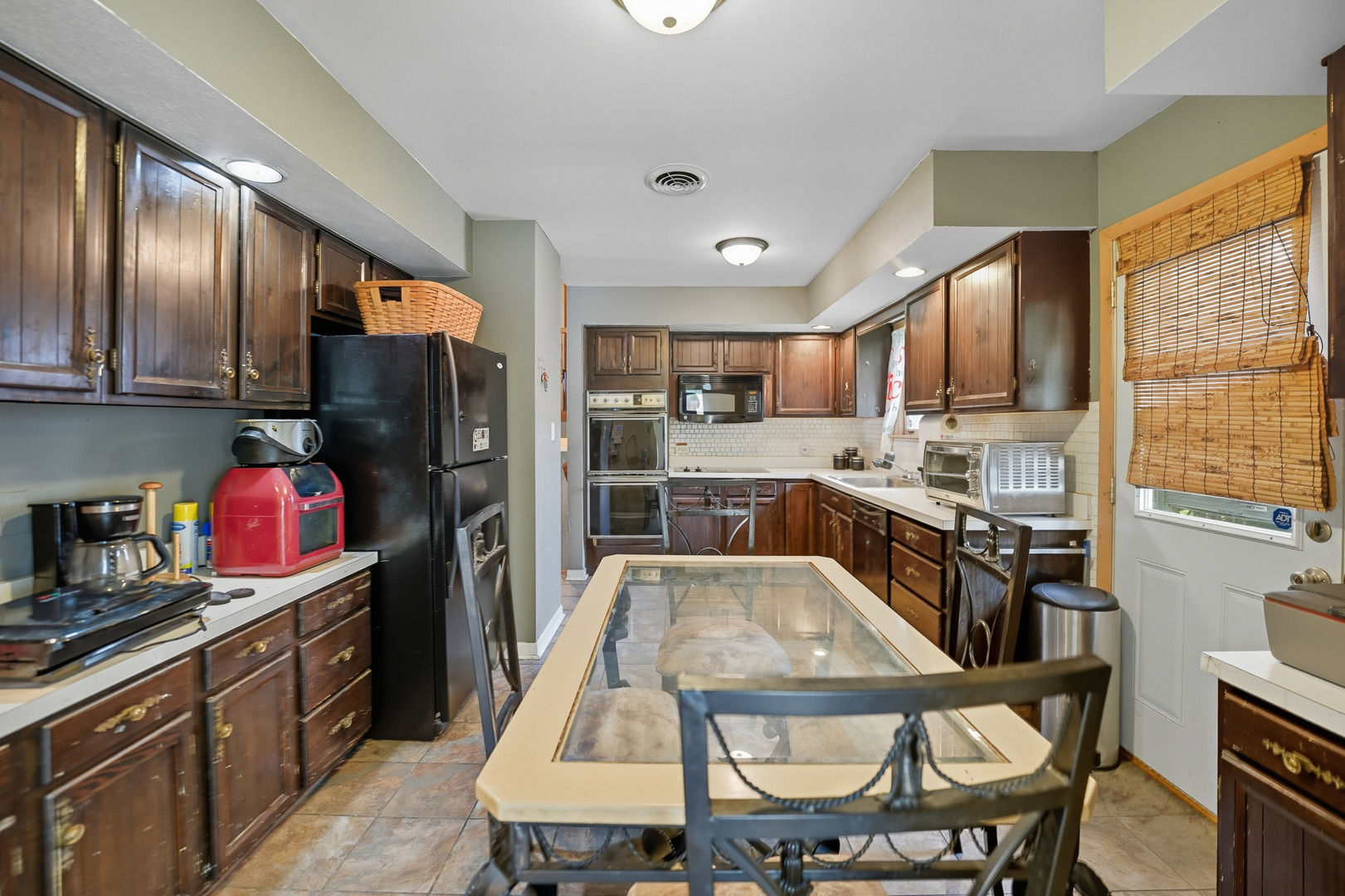 1812 E Algonquin Road, Des Plaines, IL 60016