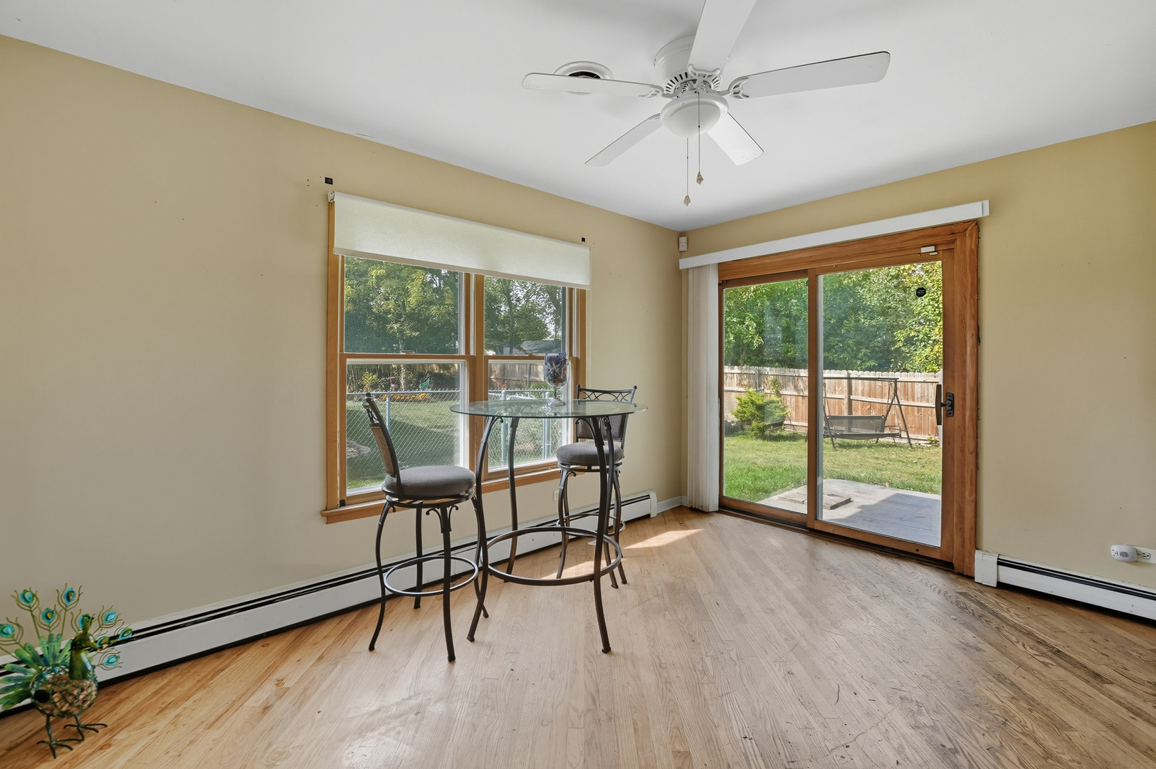 1812 E Algonquin Road, Des Plaines, IL 60016