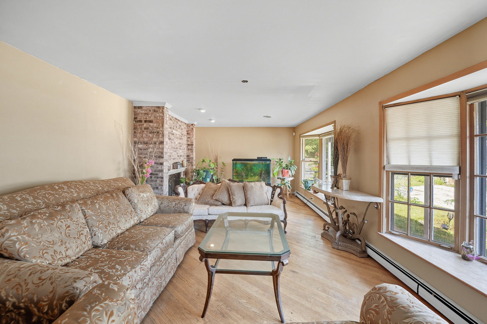 1812 E Algonquin Road, Des Plaines, IL 60016