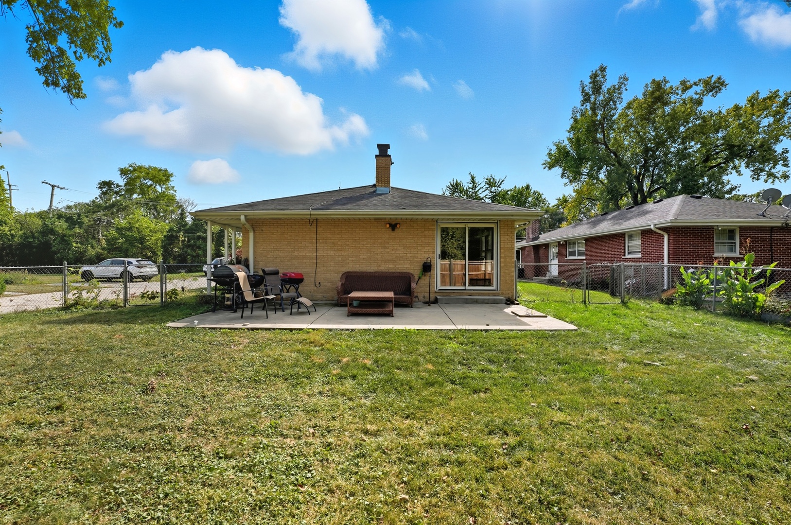 1812 E Algonquin Road, Des Plaines, IL 60016