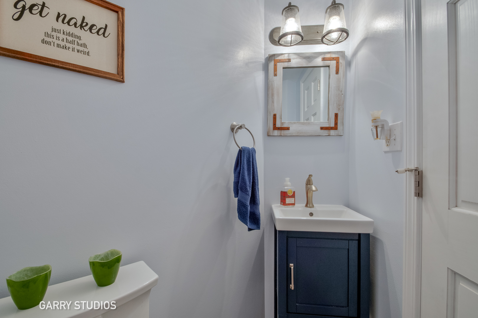 6N447 Virginia Road, Roselle, IL 60172