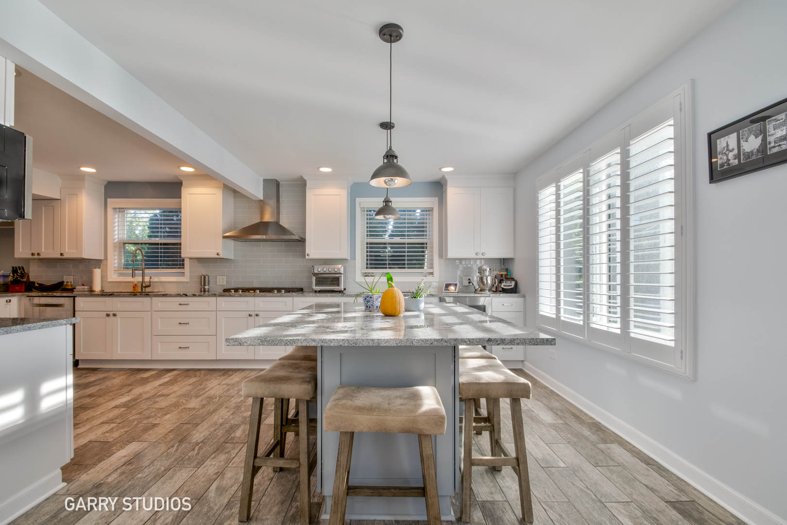 6N447 Virginia Road, Roselle, IL 60172