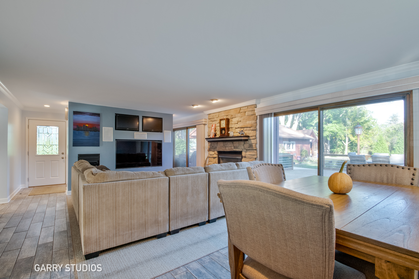 6N447 Virginia Road, Roselle, IL 60172