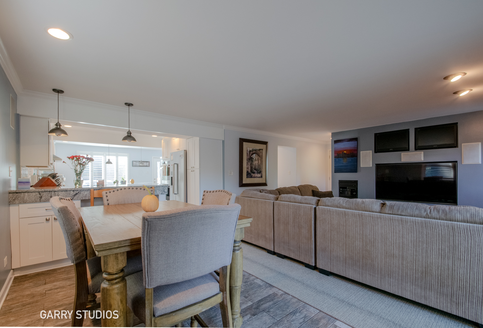 6N447 Virginia Road, Roselle, IL 60172