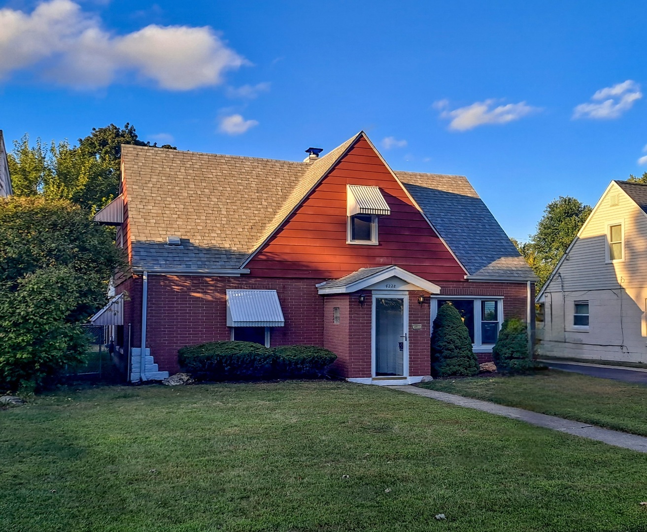 4228 W 100th Street, Oak Lawn, IL 60453