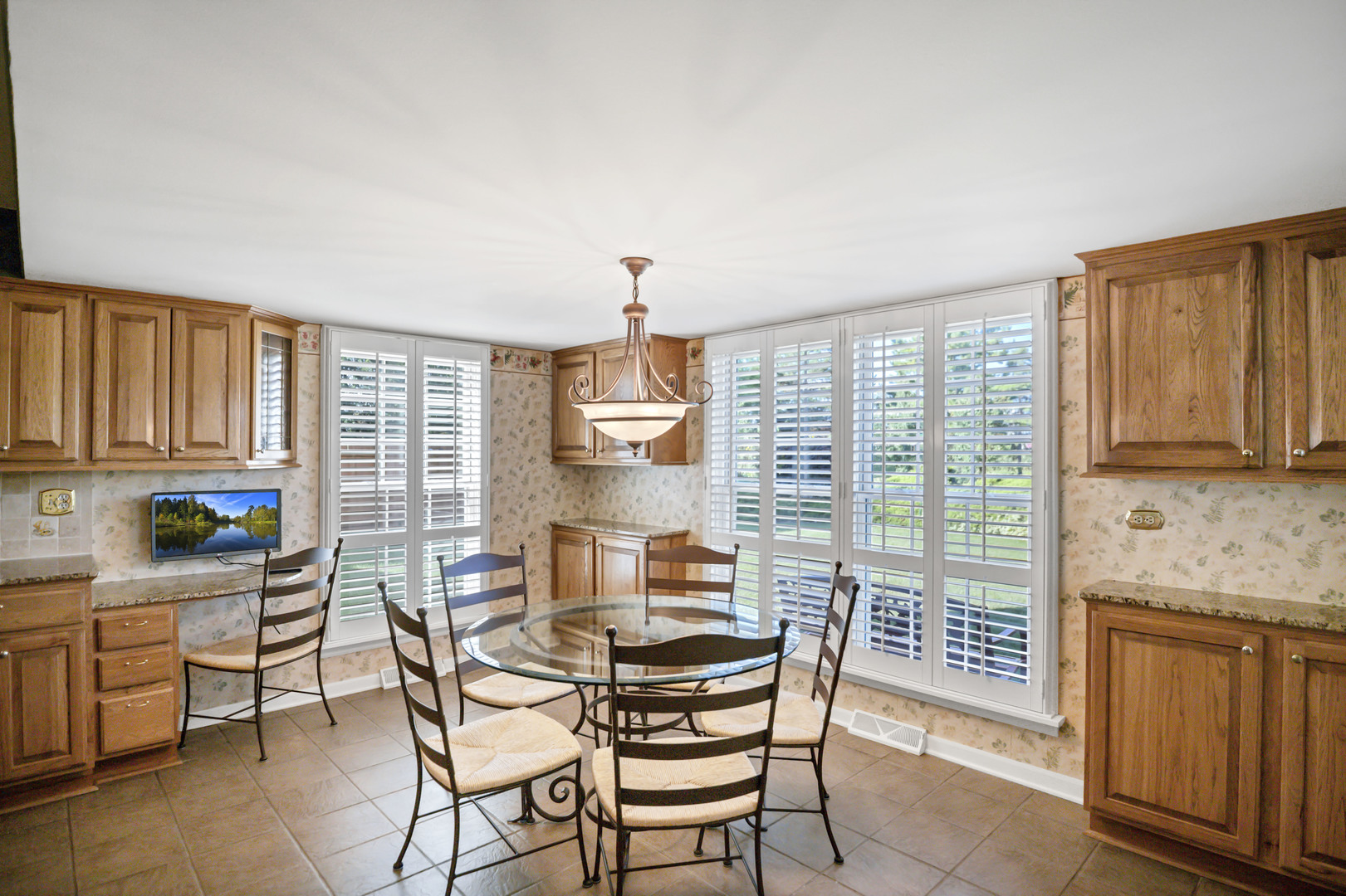 1708 S Fernandez Avenue, Arlington Heights, IL 60005