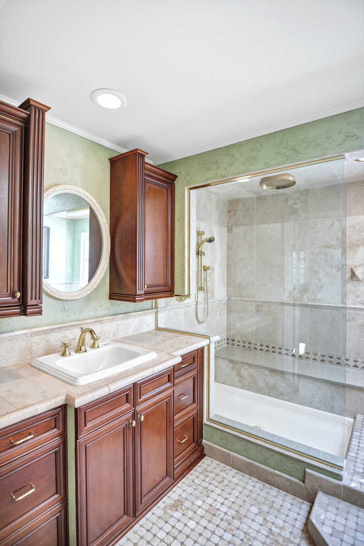 1708 S Fernandez Avenue, Arlington Heights, IL 60005