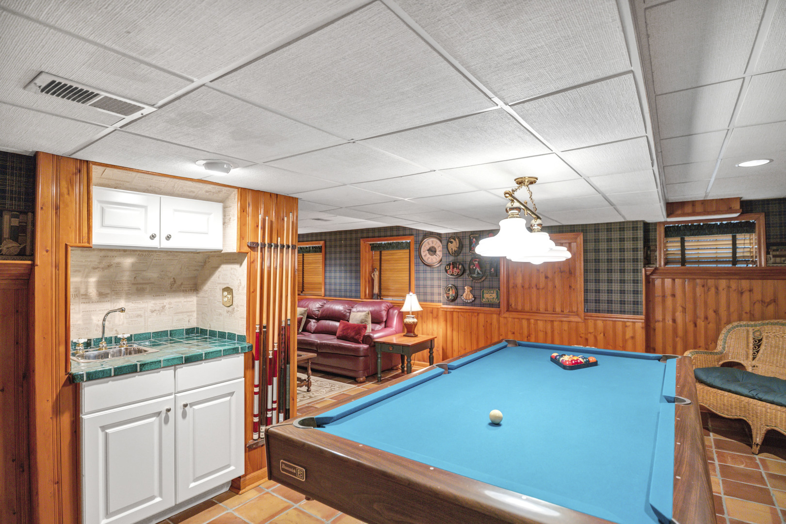 1708 S Fernandez Avenue, Arlington Heights, IL 60005