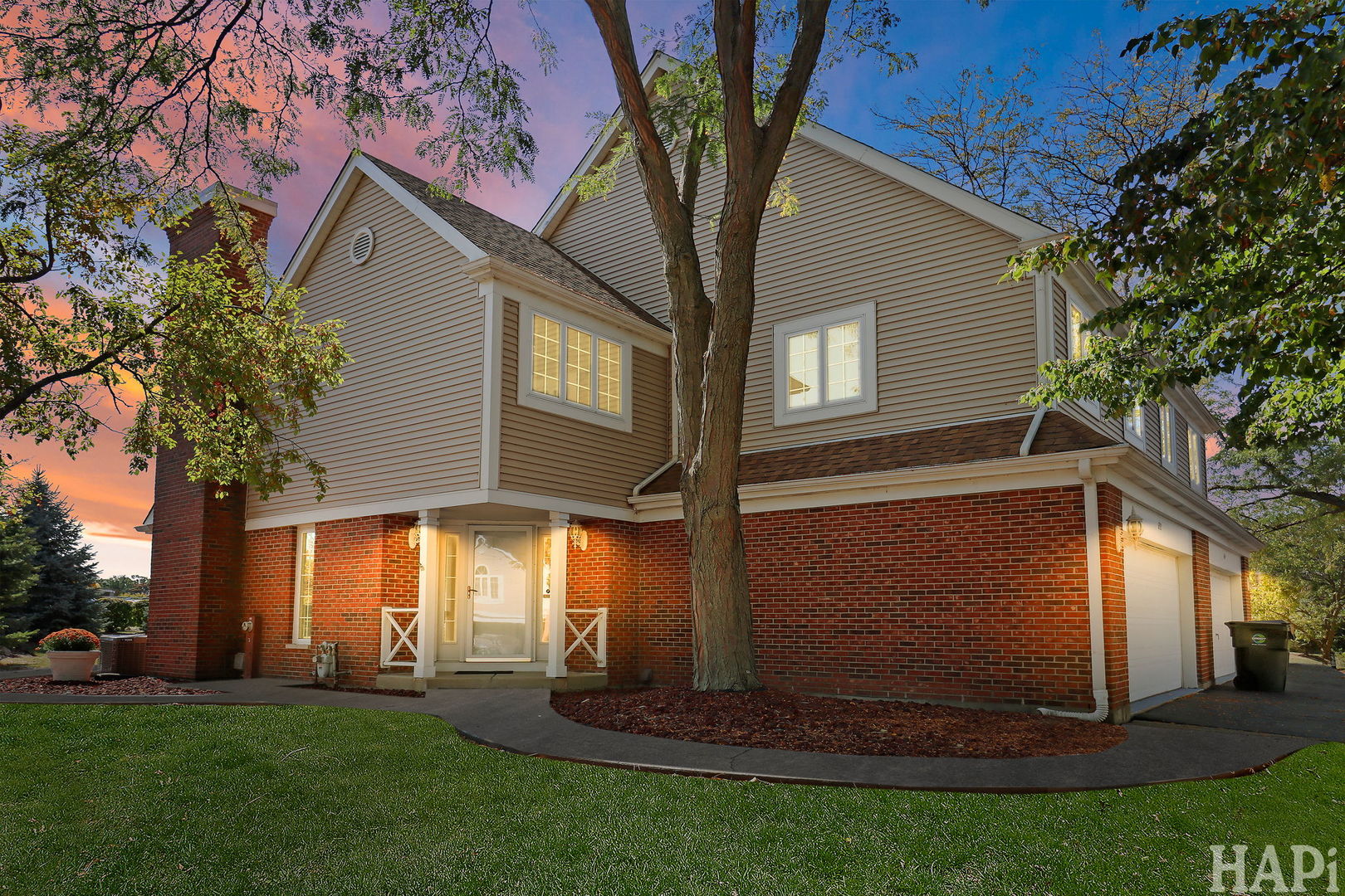 692 Monroe Drive, Lindenhurst, IL 60046