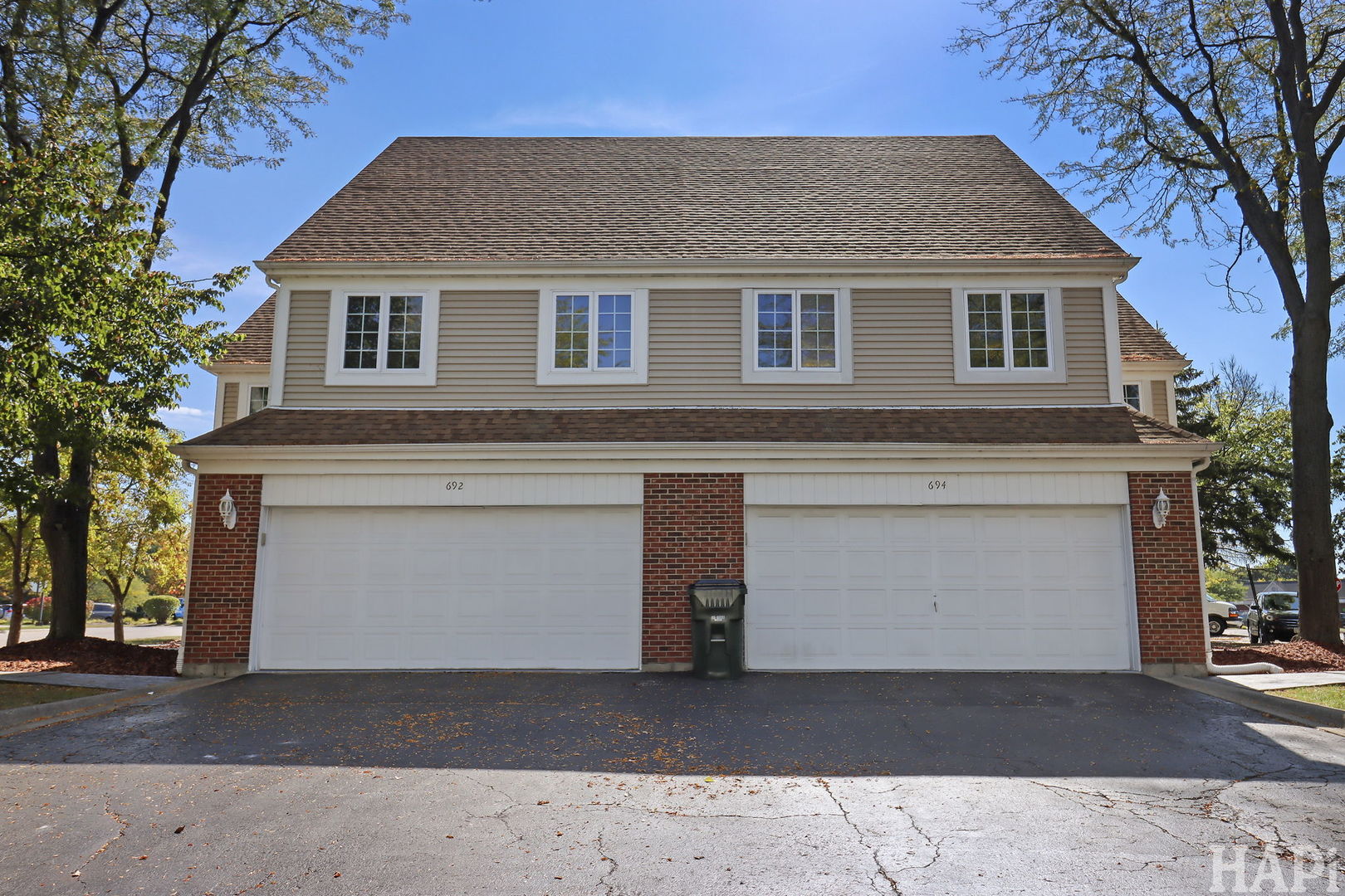 692 Monroe Drive, Lindenhurst, IL 60046