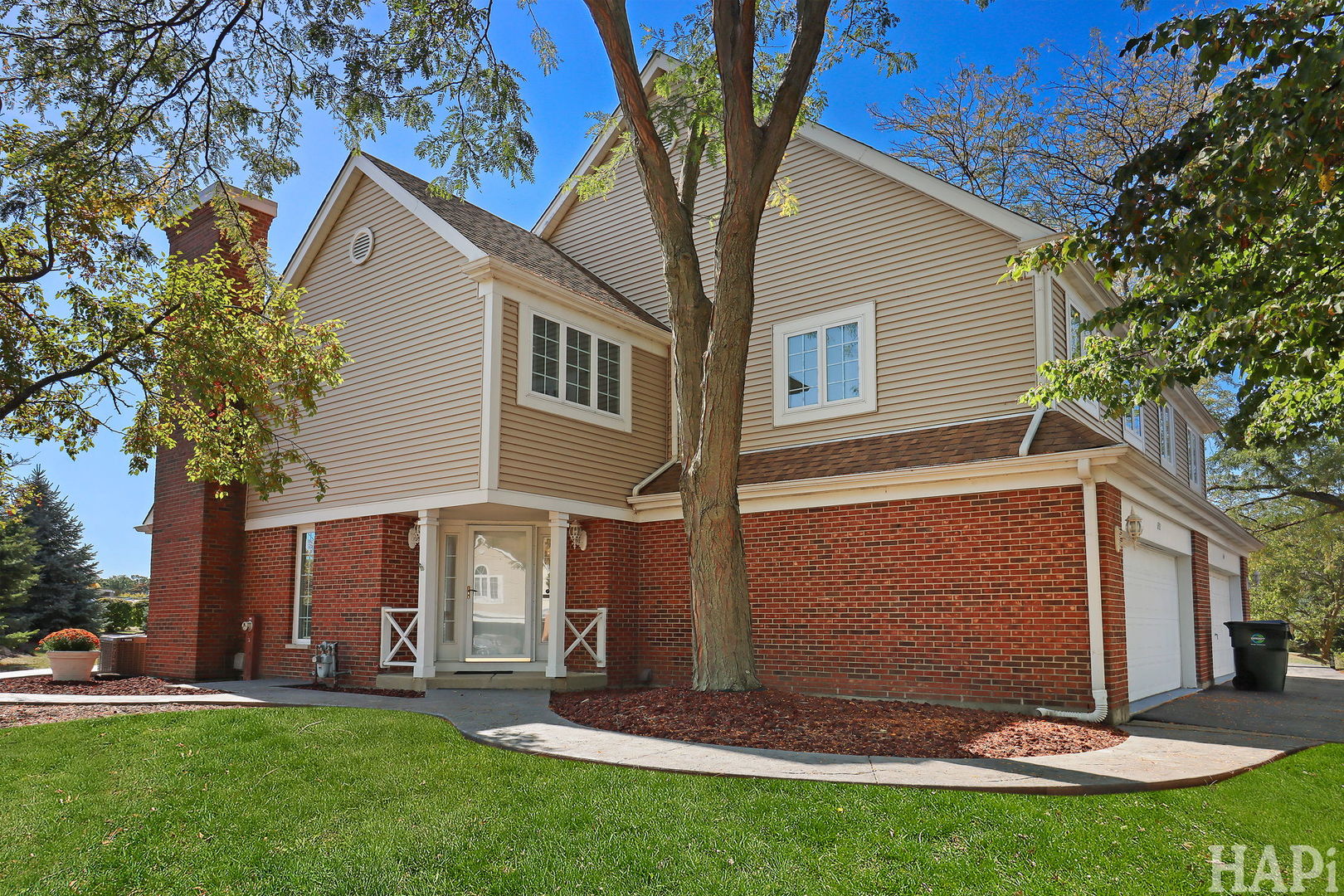 692 Monroe Drive, Lindenhurst, IL 60046