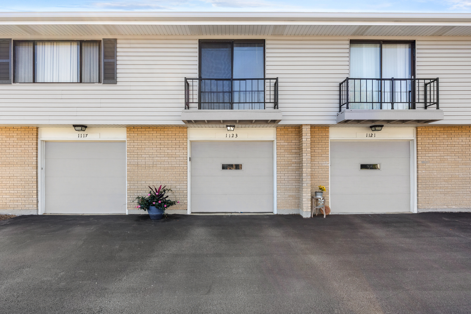 1123 Stoughton Court #1123, Schaumburg, IL 60194