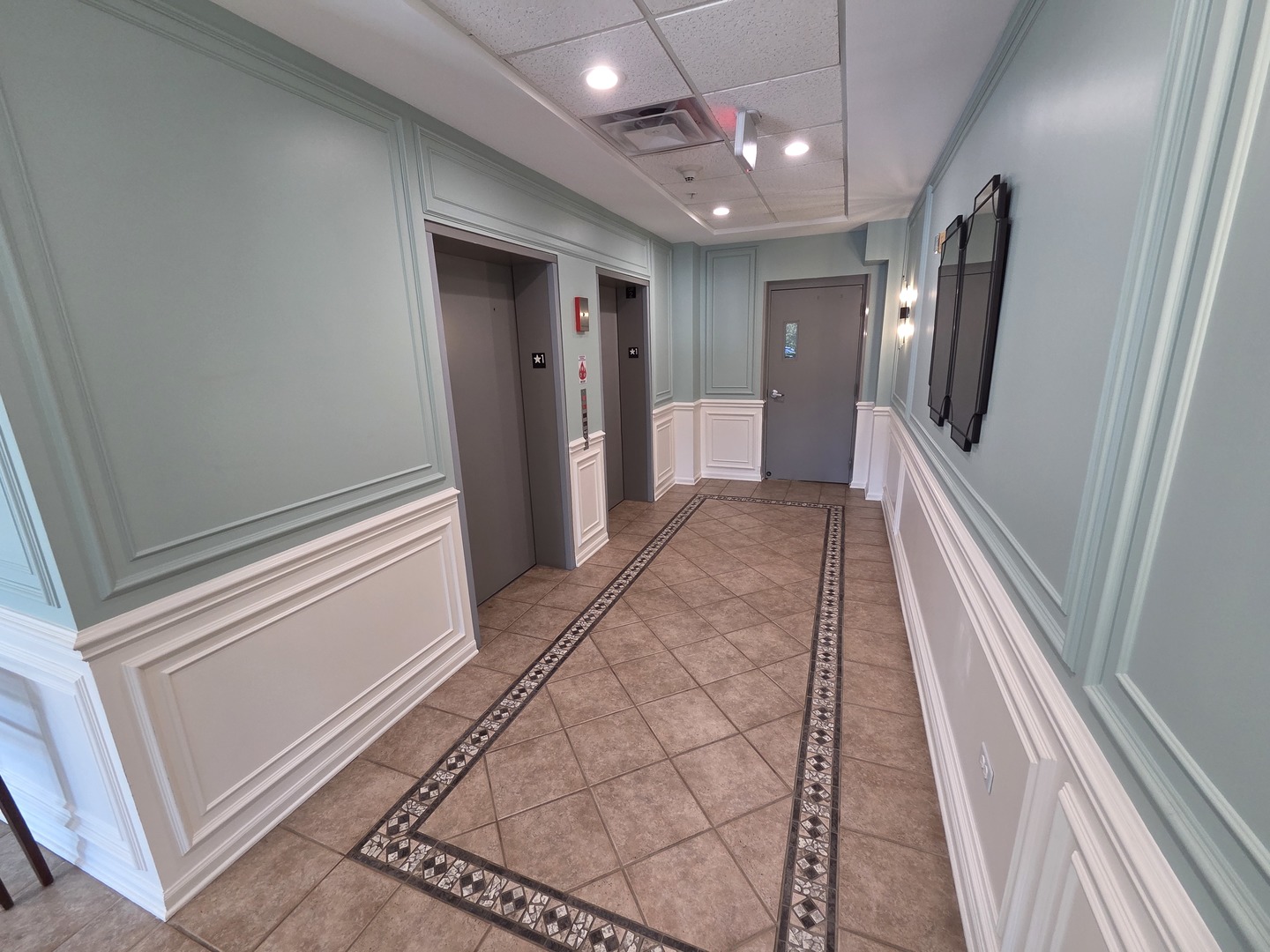 6815 N Milwaukee Avenue #702, Niles, IL 60714