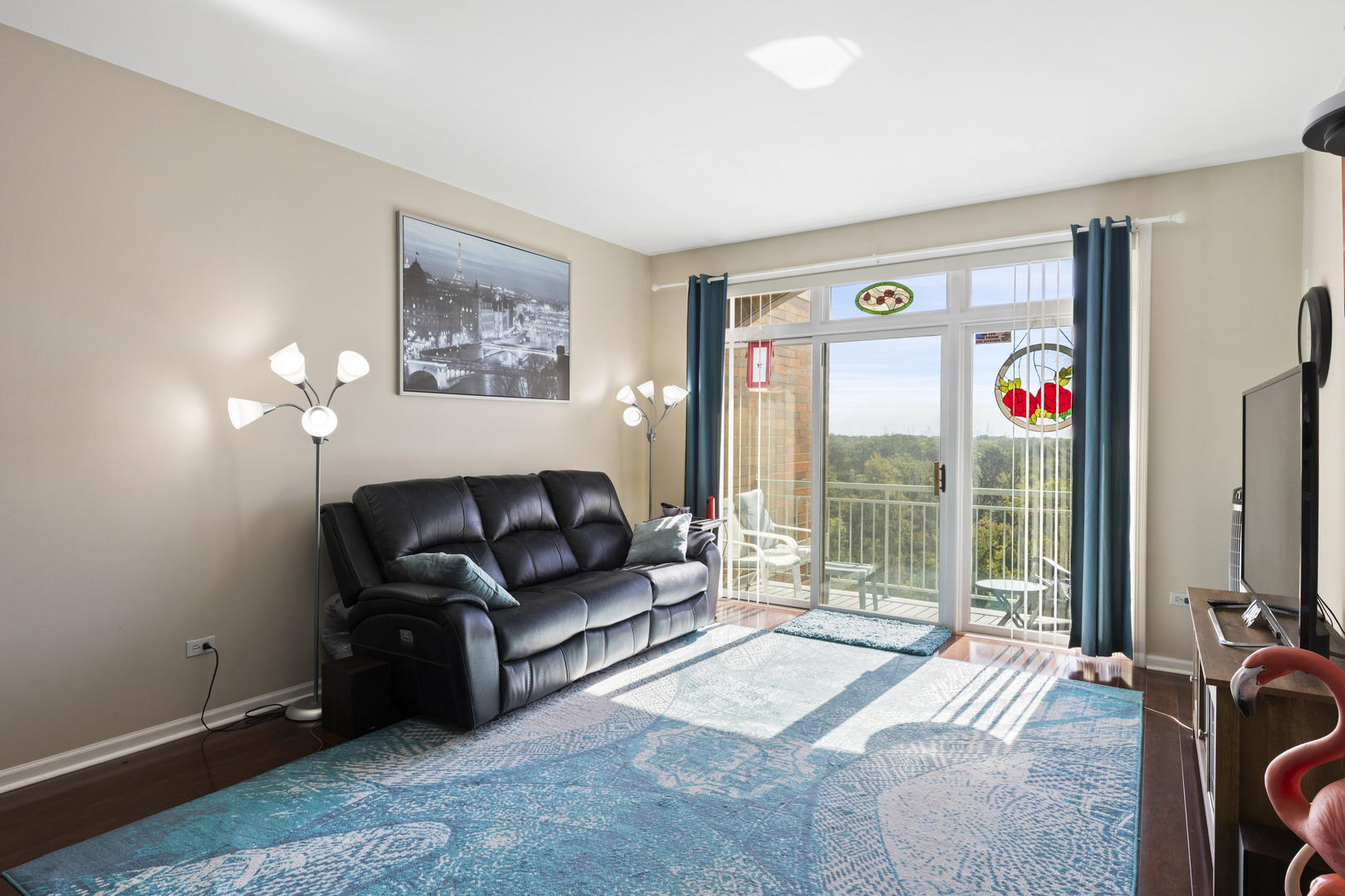 6815 N Milwaukee Avenue #702, Niles, IL 60714