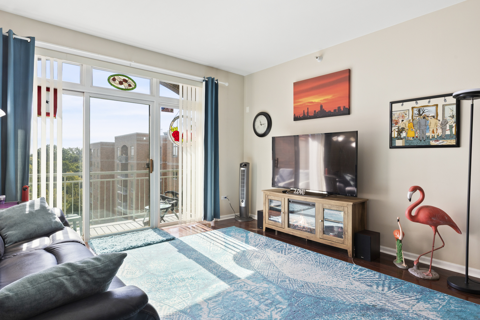 6815 N Milwaukee Avenue #702, Niles, IL 60714