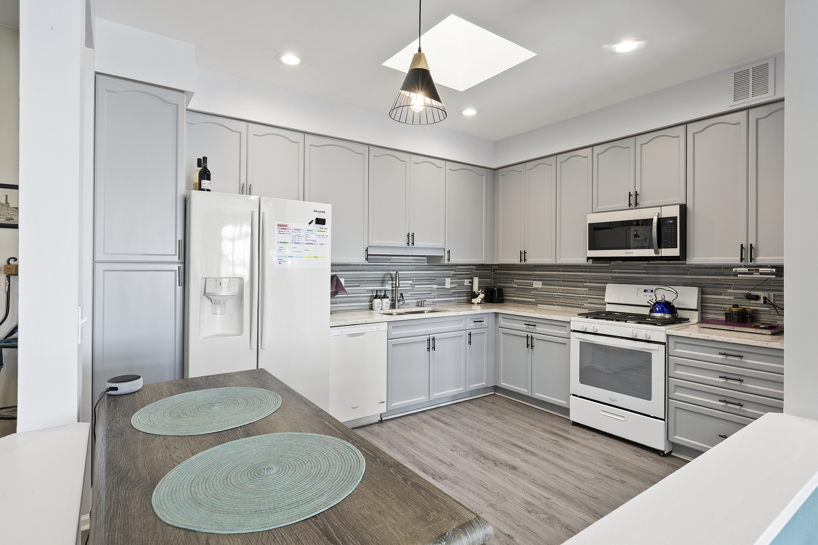 6815 N Milwaukee Avenue #702, Niles, IL 60714