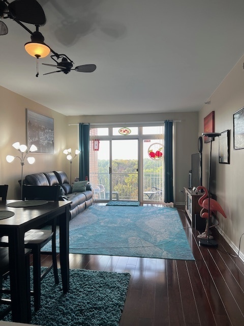 6815 N Milwaukee Avenue #702, Niles, IL 60714