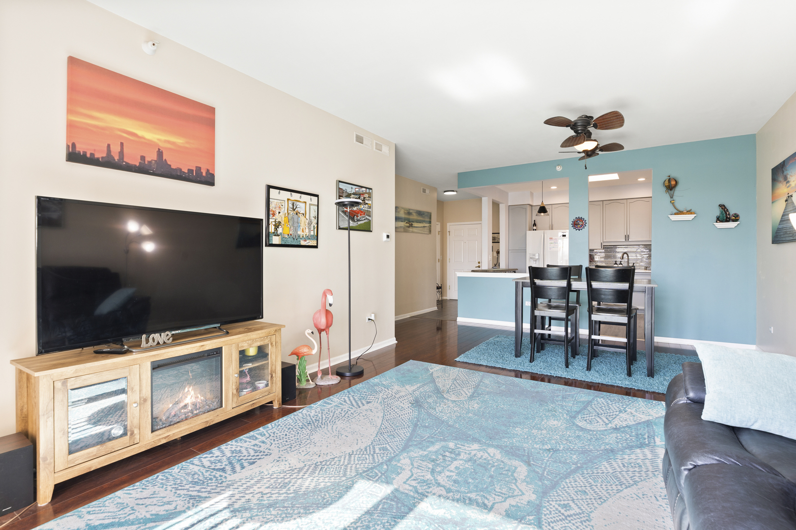 6815 N Milwaukee Avenue #702, Niles, IL 60714
