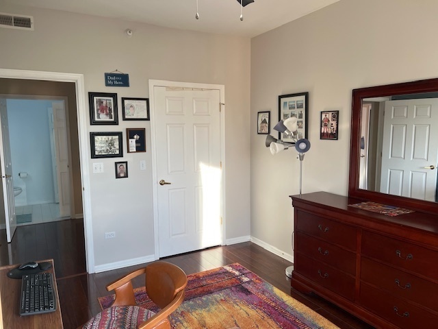 6815 N Milwaukee Avenue #702, Niles, IL 60714