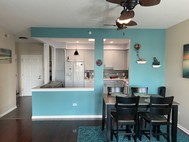 6815 N Milwaukee Avenue #702, Niles, IL 60714