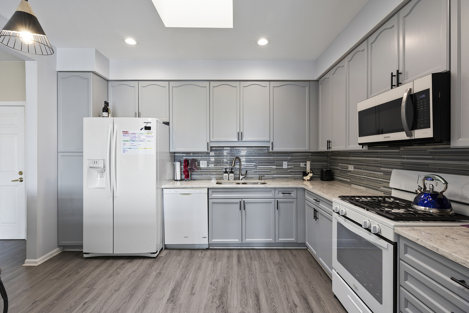 6815 N Milwaukee Avenue #702, Niles, IL 60714