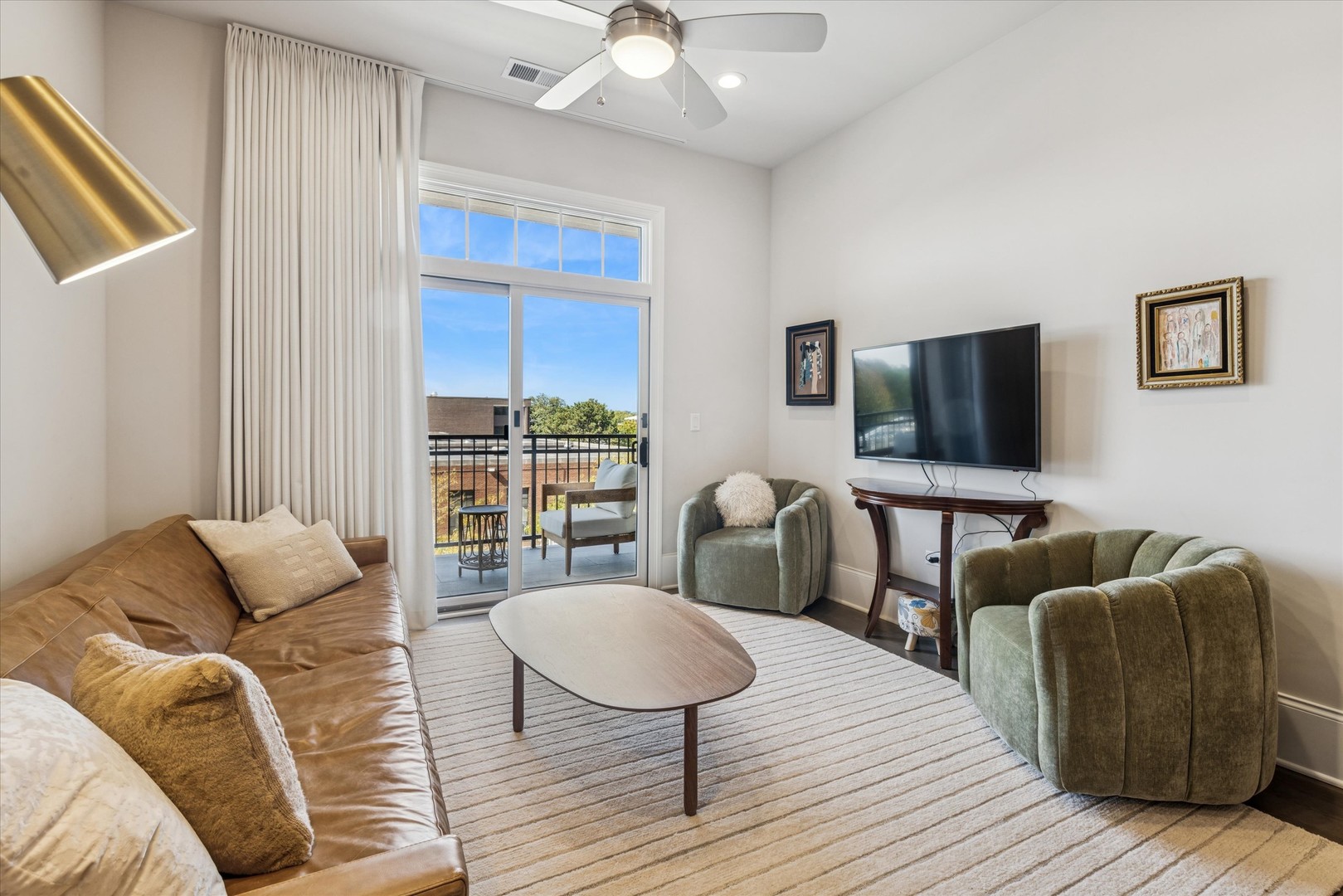 105 S Cottage Hill Avenue #304, Elmhurst, IL 60126