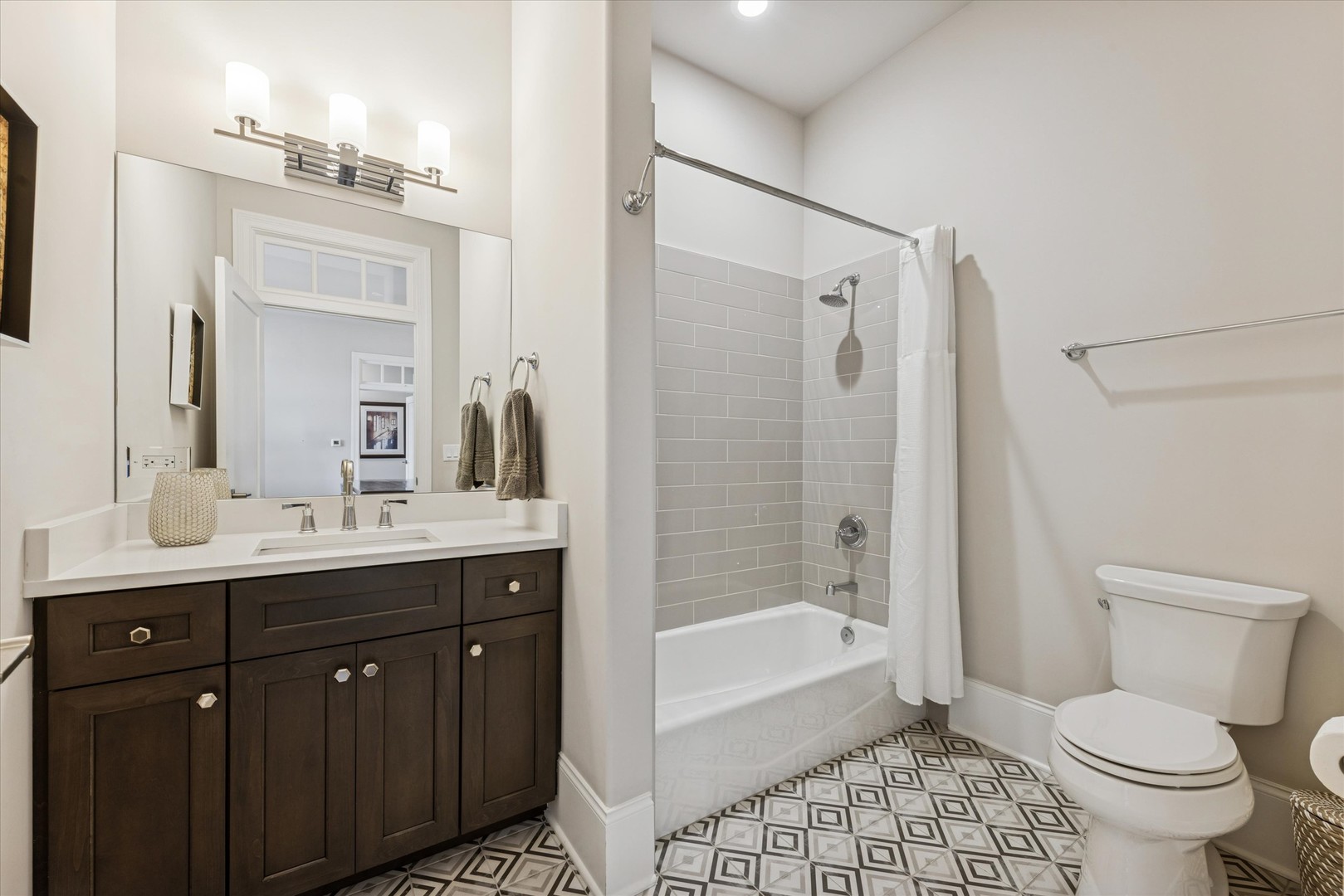 105 S Cottage Hill Avenue #304, Elmhurst, IL 60126