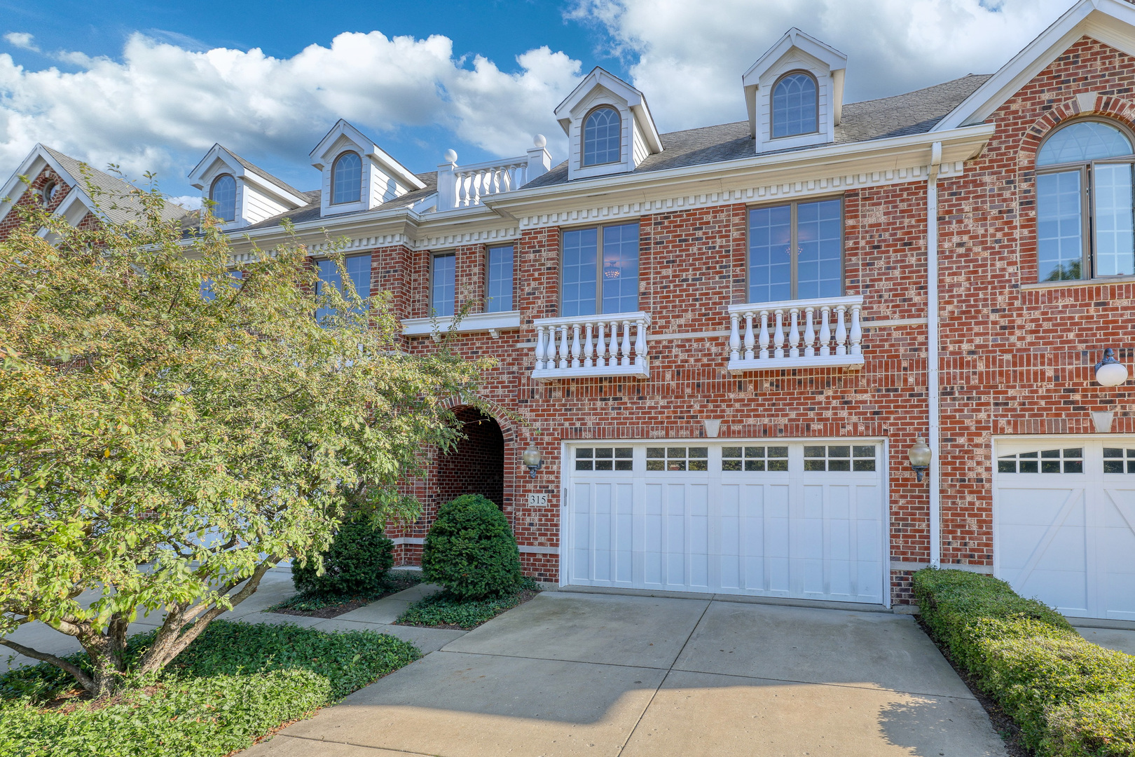 315 Arbor Glen Boulevard, Schaumburg, IL 60195