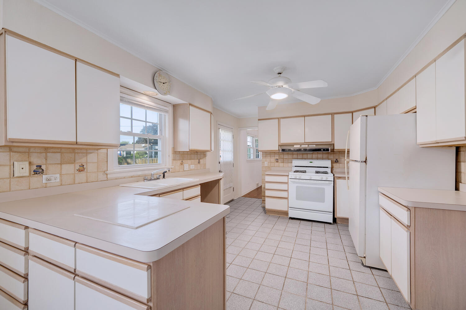 1430 Evergreen Terrace, Glenview, IL 60025