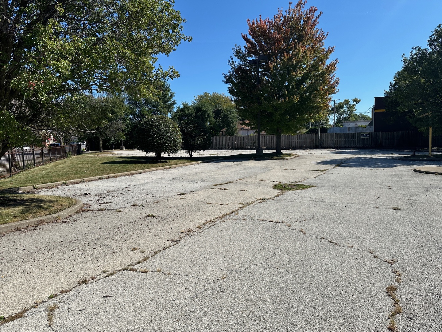 8307 S South Chicago Avenue, Chicago, IL 60617