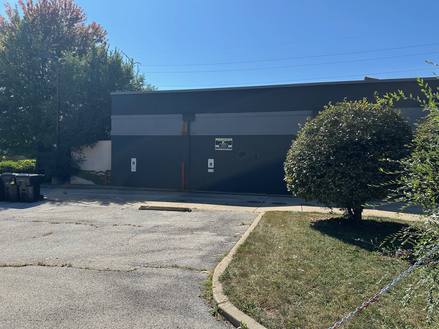 8307 S South Chicago Avenue, Chicago, IL 60617