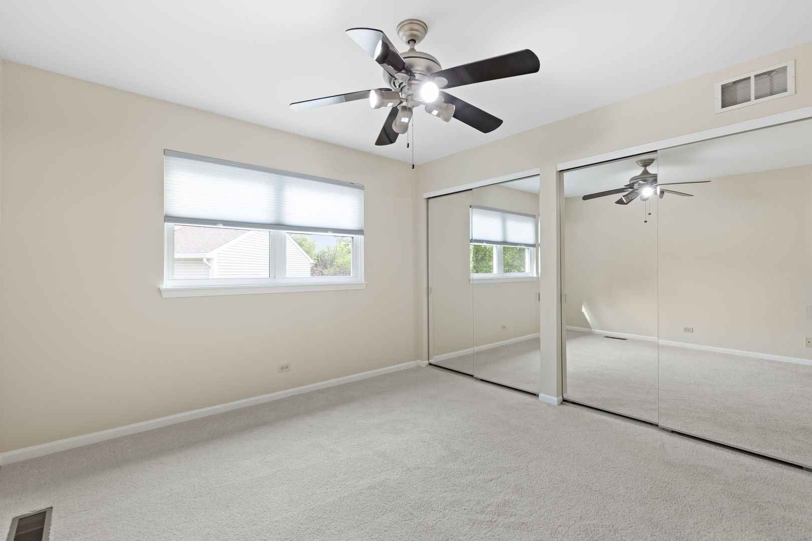 7623 BERINGER Court, Gurnee, IL 60031