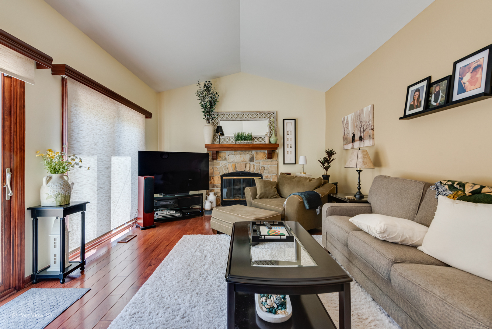 15 Thompson Court, Buffalo Grove, IL 60089