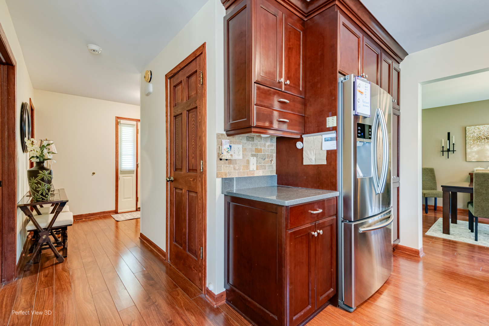 15 Thompson Court, Buffalo Grove, IL 60089