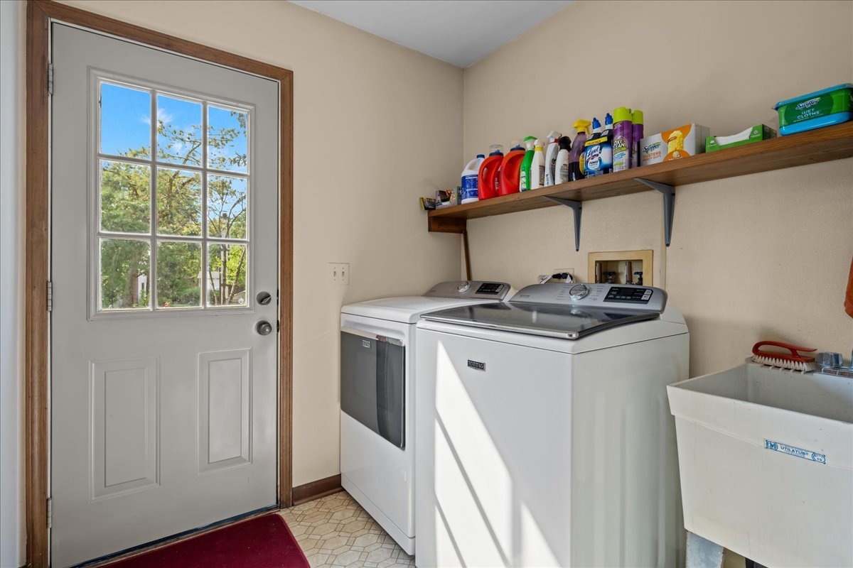 508 Braemar Avenue, Naperville, IL 60563