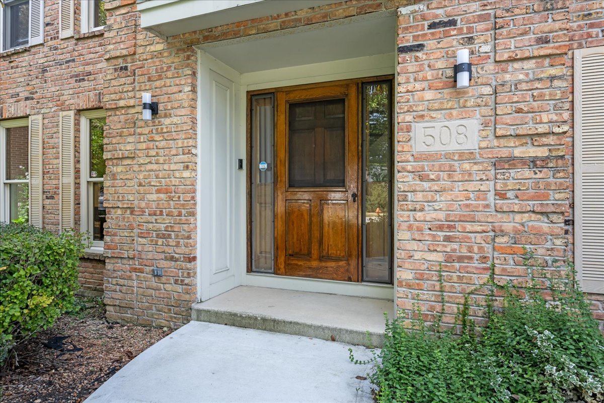508 Braemar Avenue, Naperville, IL 60563