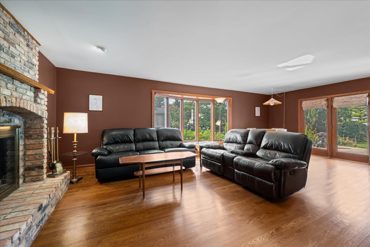 508 Braemar Avenue, Naperville, IL 60563