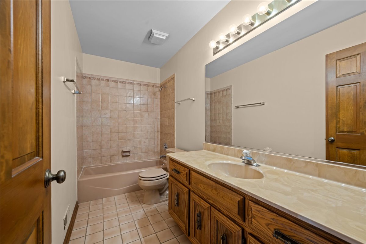 508 Braemar Avenue, Naperville, IL 60563