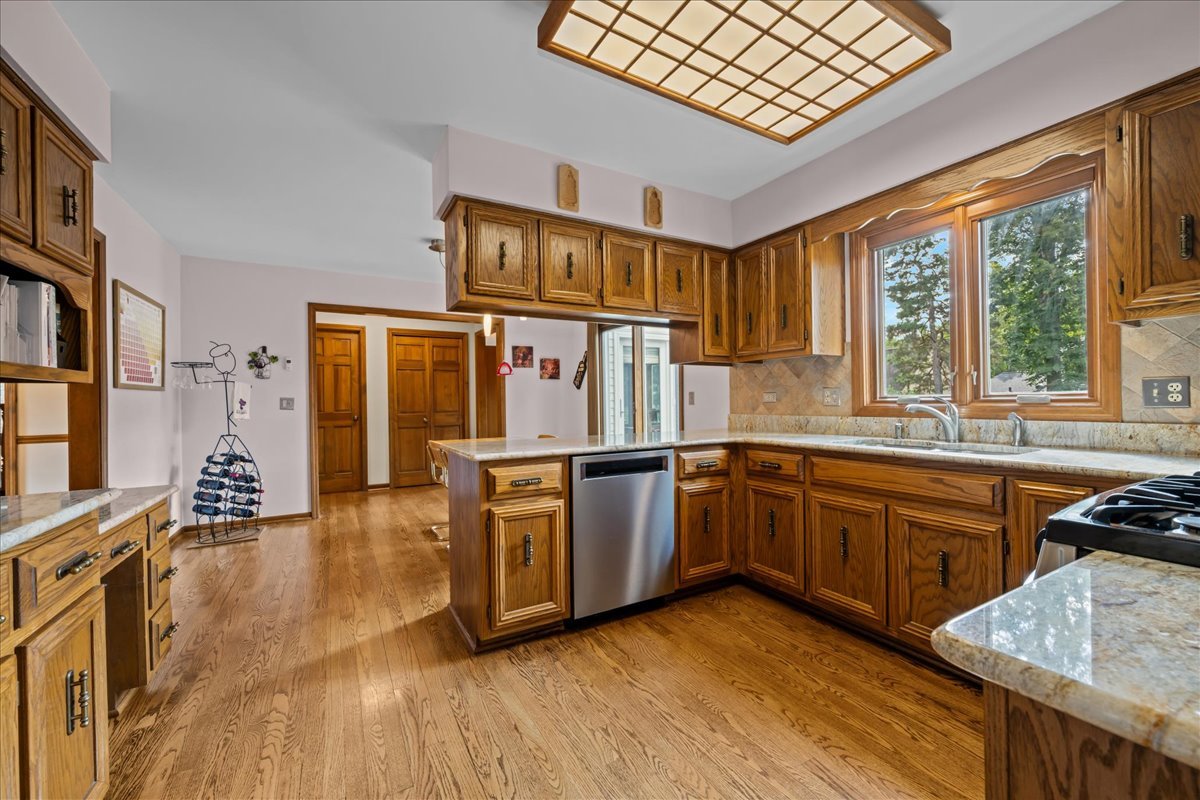 508 Braemar Avenue, Naperville, IL 60563